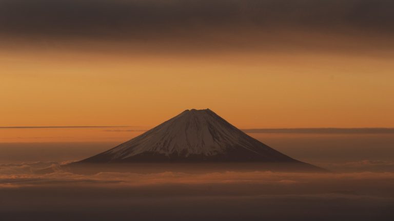 6 workshop on Santorini and Milos volcanoes